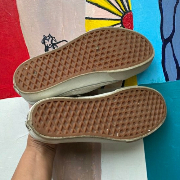 Vans - Picture 2 of 4